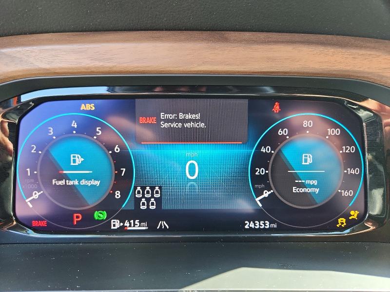2025 Volkswagen Atlas VIN 1V2WR2CA9SC531780 COPART salvage auction — FRONT END, Fl - Certificate Of Destruction, sold $925 on 2026-07-29 (photo 9)