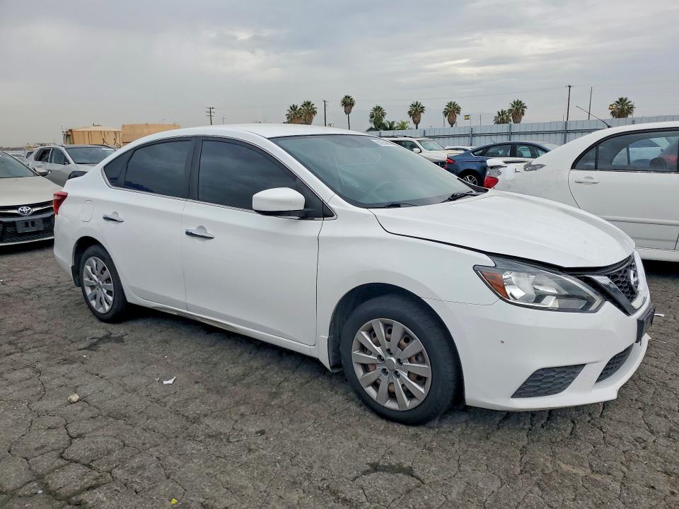 2017 Nissan Sentra VIN 3N1AB7AP6HY318311 COPART salvage auction — MINOR DENT/SCRATCHES, Ca - Dis/Dlr/Exp Only Clean Title, sold $1,800 on 2026-07-18 (photo 4)