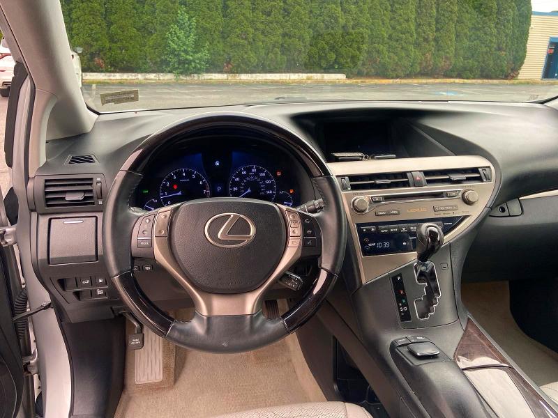 2013 Lexus VIN 2T2BK1BAXDC185986 COPART salvage auction — NORMAL WEAR, Me - Certificate Of Title (P), sold $8,100 on 2026-08-03 (photo 9)