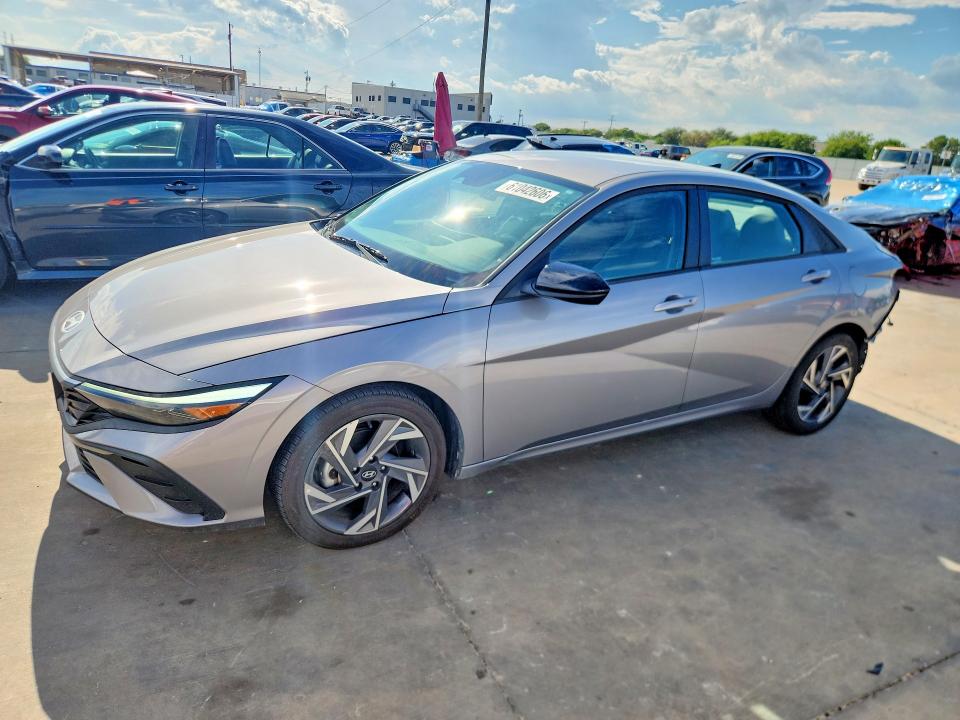 2025 Hyundai Elantra VIN KMHLM4DG9SU060026 — COPART salvage auction photo