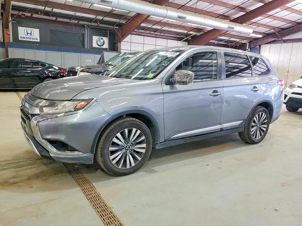 2020 Mitsubishi Outlander VIN JA4AZ3A31LZ003102 COPART salvage auction — MINOR DENT/SCRATCHES, Ny - Certificate Of Title (P), sold $4,500 on 2026-07-14 (photo 1)