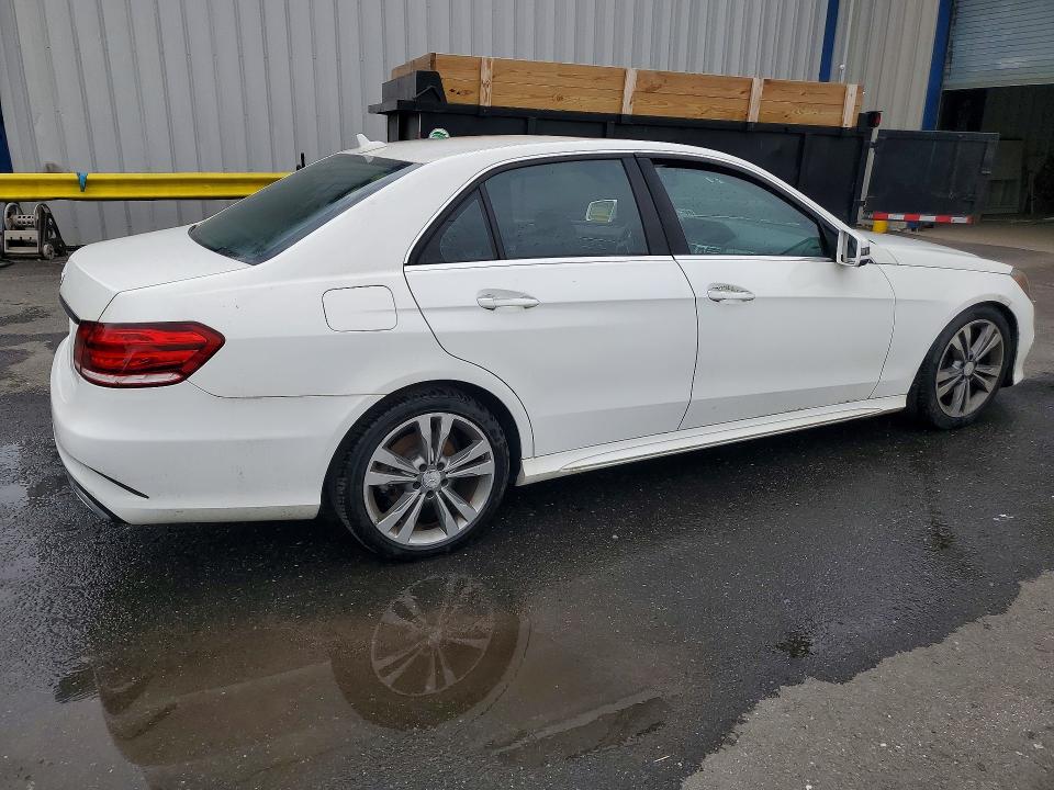 2014 Mercedes-benz E-klasse VIN WDDHF5KBXEA977554 COPART salvage auction — NORMAL WEAR, Wv - Certificate Of Title, sold $100 on 2026-07-28 (photo 3)