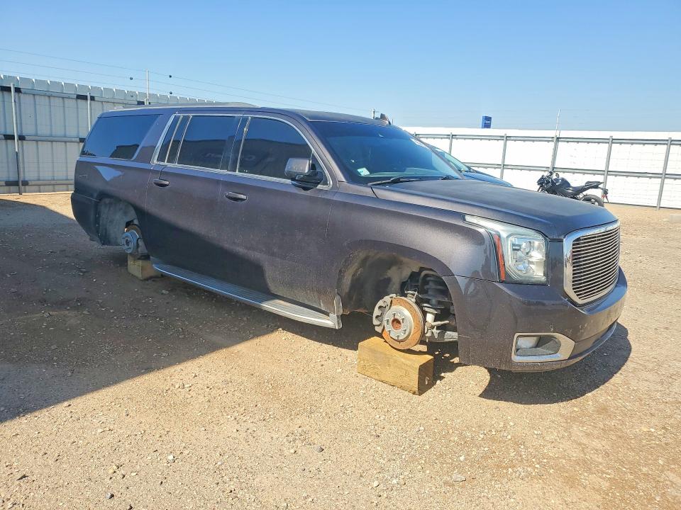 2017 Gmc Yukon xl VIN 1GKS1GKC4HR170444 COPART salvage auction — NORMAL WEAR, Nm - Certificate Of Title, sold $2,200 on 2026-07-09 (photo 4)