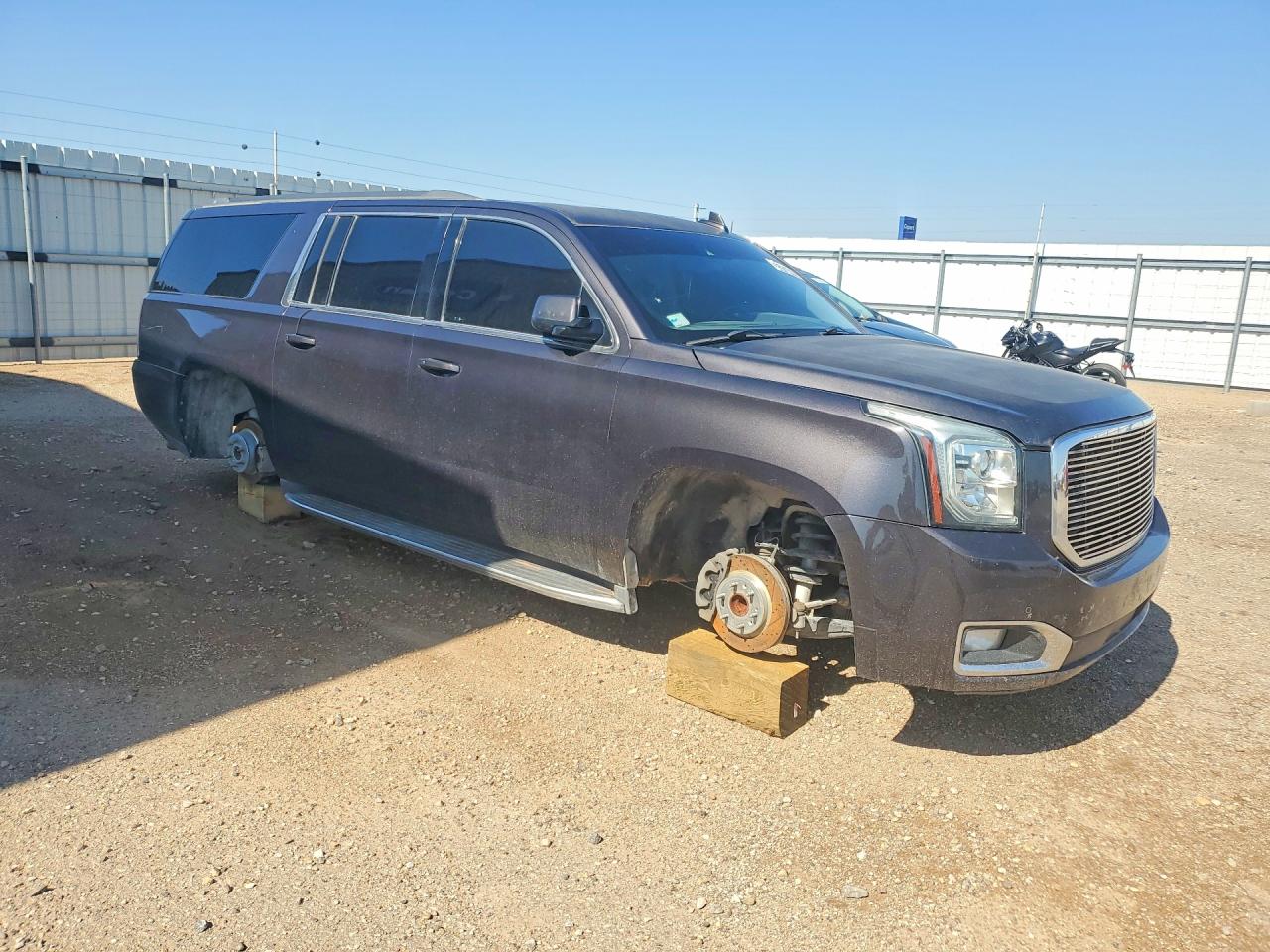2017 GMC Yukon XL VIN 1GKS1GKC4HR170444 COPART salvage auction — Normal Wear, NM - CERTIFICATE OF TITLE, sold $3,150 on 2026-07-09 (photo 4)