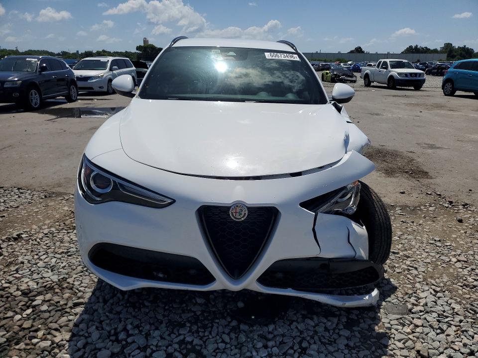 2022 Alfa romeo Stelvio VIN ZASPAJANXN7D27460 COPART salvage auction — FRONT END, Fl - Cert Of Title Slvg Rebuildable, sold $5,200 on 2026-08-05 (photo 5)