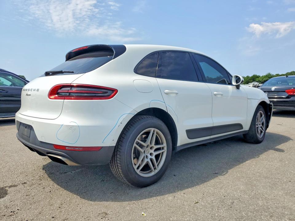 2017 Porsche Macan VIN WP1AA2A59HLB02350 COPART salvage auction — FRONT END, Salvage Title, sold $3,100 on 2026-07-22 (photo 3)