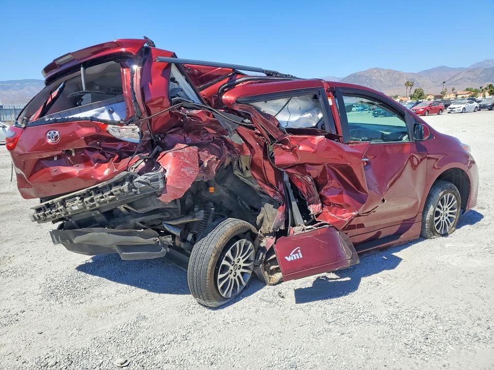 2020 Toyota Sienna VIN 5TDYZ3DC0LS065706 COPART salvage auction — REAR END, Ca - Salvage Certificate, sold $250 on 2026-07-29 (photo 3)
