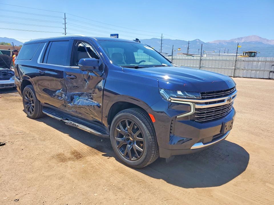 2021 Chevrolet Suburban VIN 1GNSKCKD8MR195231 COPART salvage auction — SIDE, CO - SALVAGE TITLE, sold $8,300 on 2026-07-29 (photo 4)