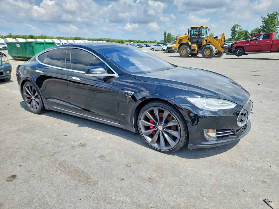 2014 Tesla Model s VIN 5YJSA1H25EFP64873 COPART salvage auction — MINOR DENT/SCRATCHES, Fl - Certificate Of Title (P), sold $8,500 on 2026-09-03 (photo 4)