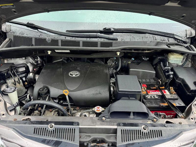 2017 Toyota Sienna VIN 5TDKZ3DC2HS788793 COPART salvage auction — MINOR DENT/SCRATCHES, Ma - Certificate Of Title, sold $1,250 on 2026-07-30 (photo 7)