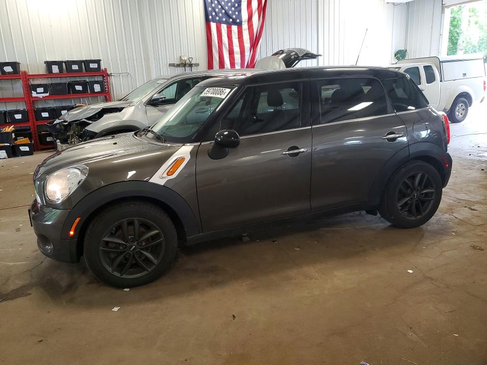 2013 Mini Cooper VIN WMWZB3C56DWM31310 COPART salvage auction — MINOR DENT/SCRATCHES, Ca - Certificate Of Title, sold $1,250 on 2026-07-09 (photo 1)
