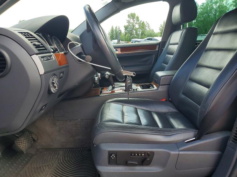 2005 Volkswagen Touareg VIN WVGBG77L25D013986 COPART salvage auction — REAR END, Or - Salvage Title Certificate, sold $100 on 2026-08-12 (photo 7)