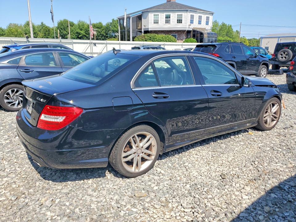 2014 Mercedes-benz C-klasse VIN WDDGF8AB9ER320938 COPART salvage auction — FRONT END, Ma - Cert Of Title-Reconstrctd Coll, sold $425 on 2026-08-12 (photo 3)