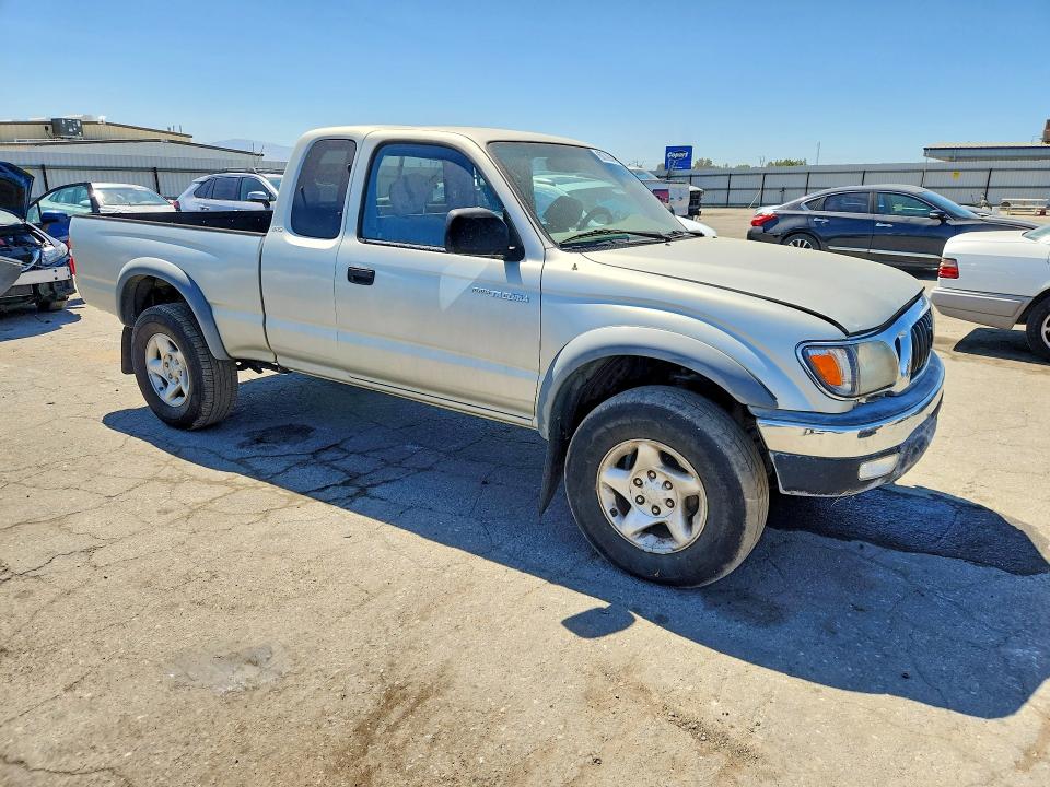 2001 Toyota Tacoma VIN 5TEWN72N01Z809609 COPART salvage auction — MINOR DENT/SCRATCHES, Ca - Dis/Dlr/Exp Only Clean Title, sold $2,400 on 2026-07-31 (photo 4)