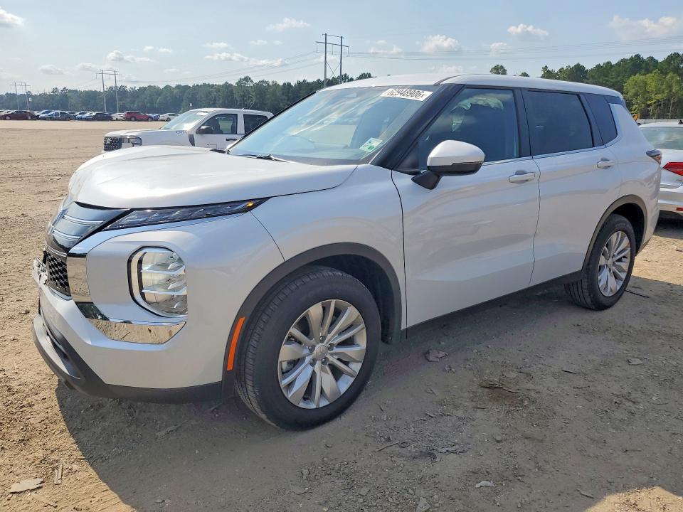 2026 Mitsubishi Outlander VIN JA4J3UAB4TZ037940 — COPART salvage auction photo
