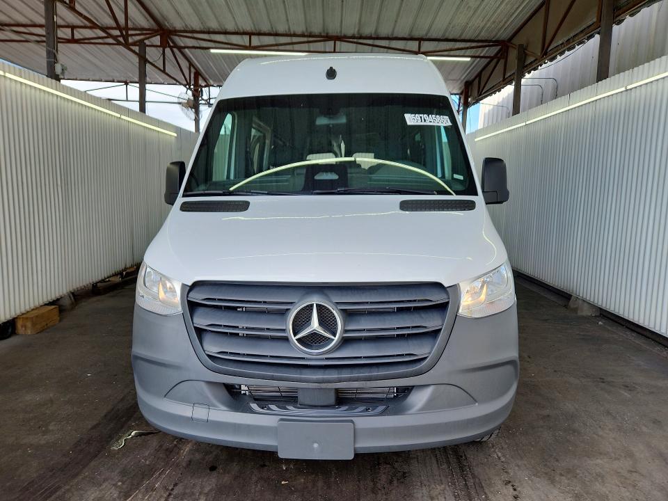 2025 Mercedes-benz Sprinter VIN W1Z4KGHY2ST221588 COPART salvage auction — BURN, Fl - Certificate Of Title, sold $19,000 on 2026-07-14 (photo 5)