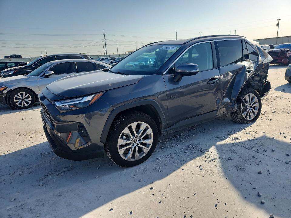 2022 Toyota Rav 4 VIN 2T3A1RFV3NC272507 — COPART salvage auction photo