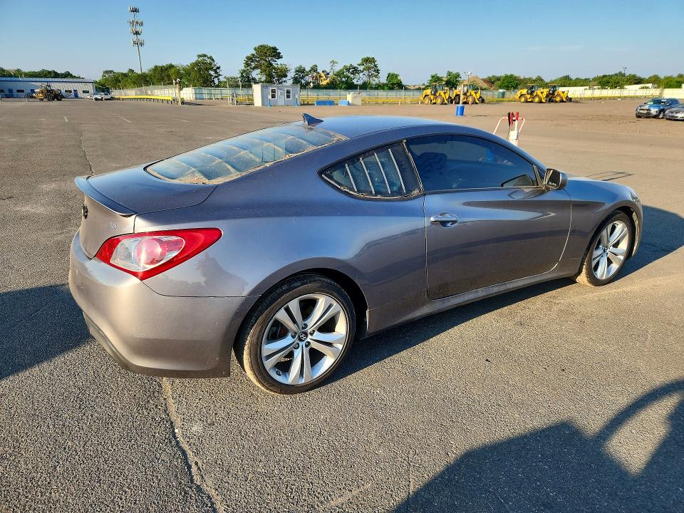 2010 Hyundai Genesis VIN KMHHU6KH3AU040348 COPART salvage auction — FRONT END, Pa - Cert Of Salv-R=Reconstructed, sold $80 on 2026-07-29 (photo 3)