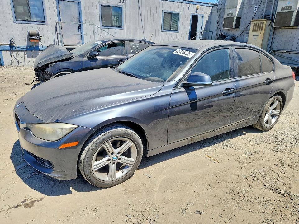 2012 BMW 3er VIN WBA3A5C56CF344719 COPART salvage auction — MINOR DENT/SCRATCHES, Ca - Dis/Dlr/Exp Only Clean Title, sold $575 on 2026-08-19 (photo 1)