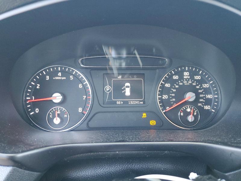 2016 Kia Sorento VIN 5XYPG4A33GG157858 COPART salvage auction — VANDALISM, CA - SALVAGE CERTIFICATE, sold $2,200 on 2026-07-27 (photo 9)