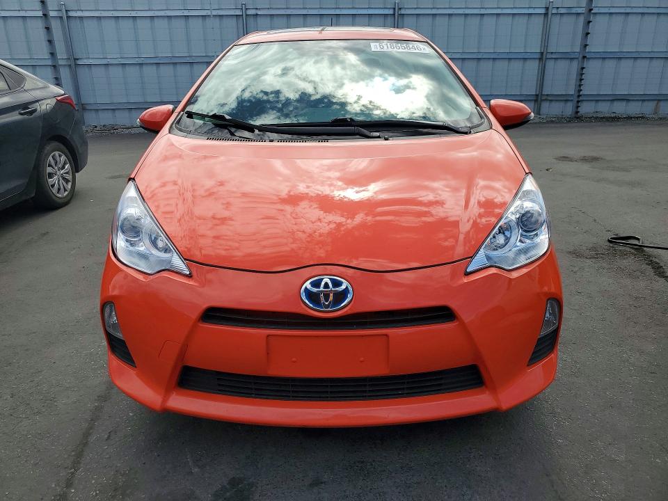 2013 Toyota Prius c VIN JTDKDTB36D1038340 COPART salvage auction — MINOR DENT/SCRATCHES, Ca - Dis/Dlr/Exp Only Clean Title, sold $1,200 on 2026-07-30 (photo 5)