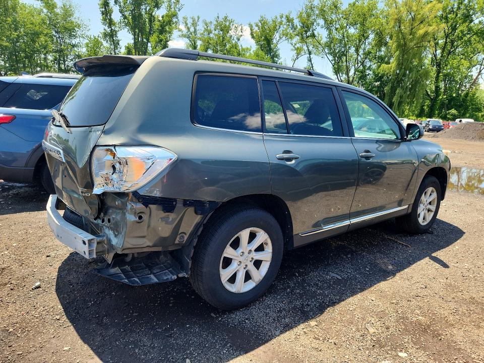 2013 Toyota Highlander VIN 5TDBK3EH5DS209837 COPART salvage auction — REAR END, Ct - Cert Of Title-Salvage, sold $4,450 on 2026-07-17 (photo 3)