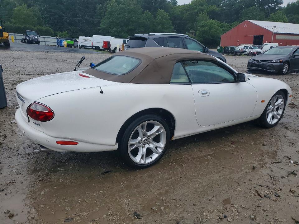 2004 Jaguar Xk series VIN SAJDA42C542A37072 COPART salvage auction — MINOR DENT/SCRATCHES, MA - CERT OF TITLE-RECONSTRCTD COLL, sold $1,750 on 2026-07-13 (photo 3)