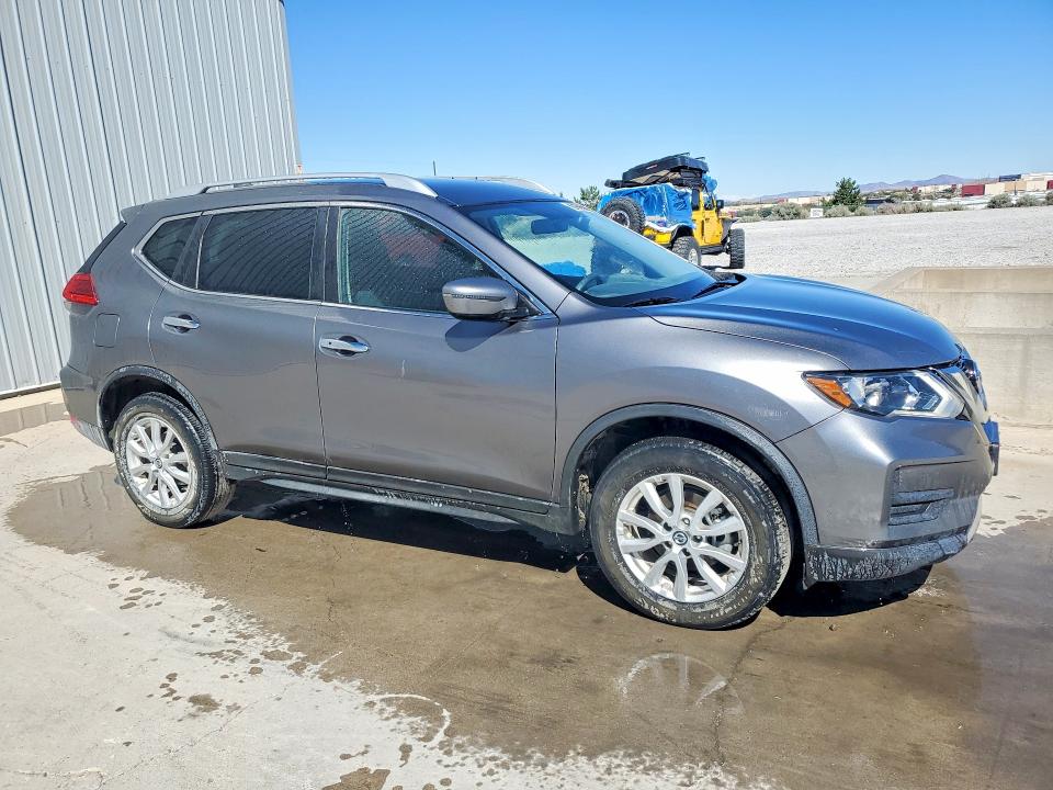 2017 Nissan Rogue VIN KNMAT2MV8HP541961 COPART salvage auction — MINOR DENT/SCRATCHES, Nv - Certificate Of Title, sold $4,000 on 2026-07-30 (photo 4)
