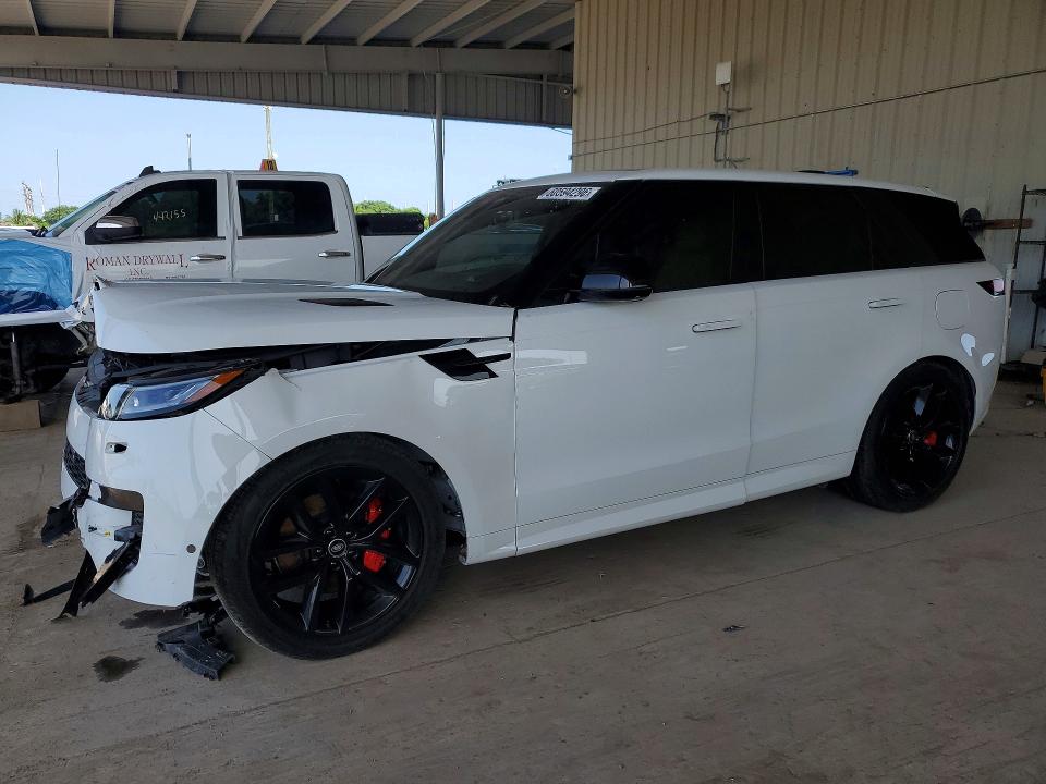 2025 Land rover RANGE ROVER VIN SAL1L9E48SA451548 COPART salvage auction — FRONT END, Fl - Cert Of Title Slvg Rebuildable, sold $49,000 on 2026-08-26 (photo 1)