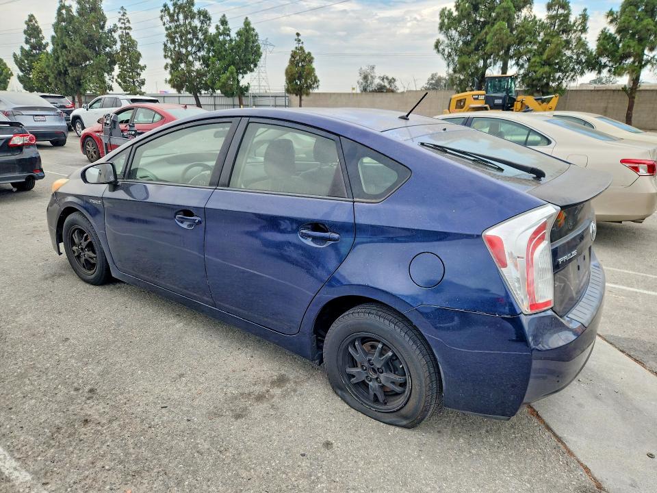 2014 Toyota Prius VIN JTDKN3DU8E0358012 COPART salvage auction — MINOR DENT/SCRATCHES, Ca - Cert Of Title-Salvaged, sold $725 on 2026-07-16 (photo 2)
