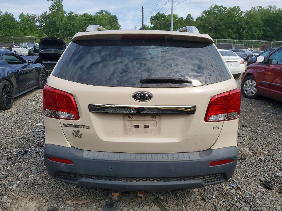 2011 Kia Sorento VIN 5XYKUCA16BG136717 COPART salvage auction — MINOR DENT/SCRATCHES, VA - CERTIFICATE OF TITLE, sold $425 on 2026-07-31 (photo 6)