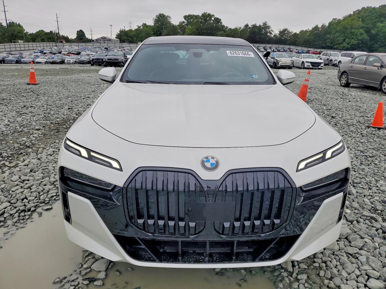 2023 BMW 7 Series VIN WBA23EH01PCN52467 COPART salvage auction — Mechanical, NC - SALVAGE CERTIFICATE OF TITLE, sold $46,750 on 2026-08-19 (photo 5)