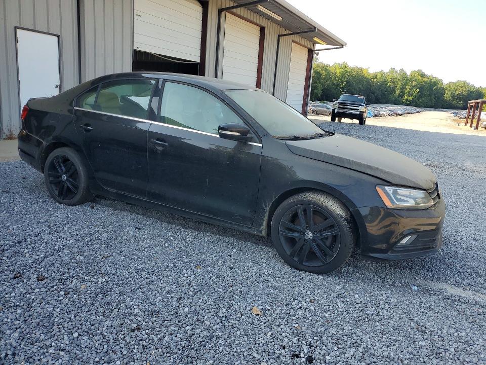 2015 Volkswagen VIN 3VWL07AJ5FM212053 COPART salvage auction — MINOR DENT/SCRATCHES, Ms - Certificate Of Title, sold $700 on 2026-07-29 (photo 4)