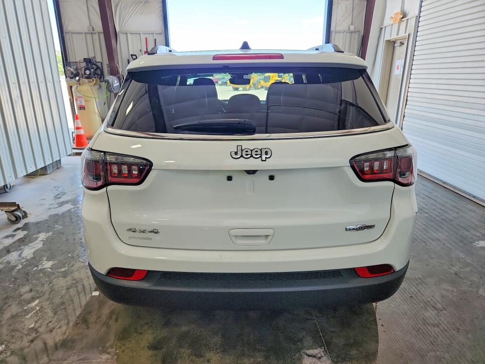 2023 Jeep Compass VIN 3C4NJDBN3PT504266 COPART salvage auction — MINOR DENT/SCRATCHES, Mo - Certificate Of Title, sold $10,300 on 2026-07-09 (photo 6)