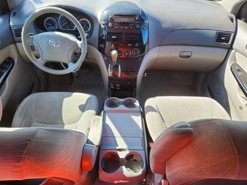 2004 Toyota Sienna VIN 5TDBA23C74S008445 COPART salvage auction — MINOR DENT/SCRATCHES, NY - CERTIFICATE OF TITLE, sold $550 on 2026-07-30 (photo 8)