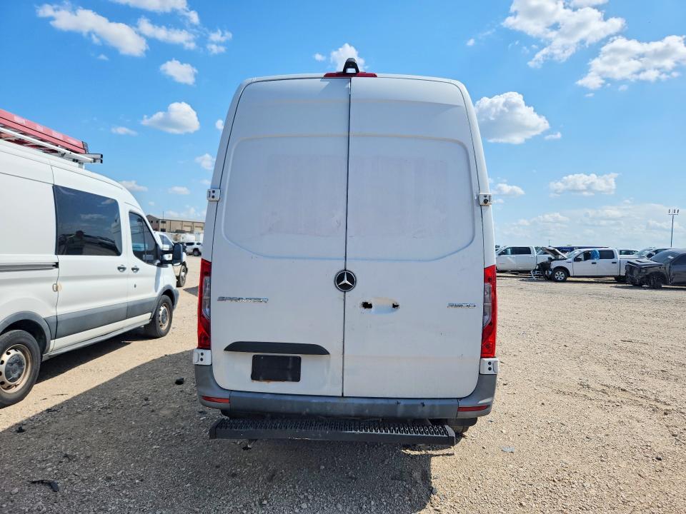 2022 Mercedes-benz Sprinter VIN W1Y40BHY5NT097186 COPART salvage auction — VANDALISM, TX - CERTIFICATE OF TITLE, sold $3,100 on 2026-07-23 (photo 6)