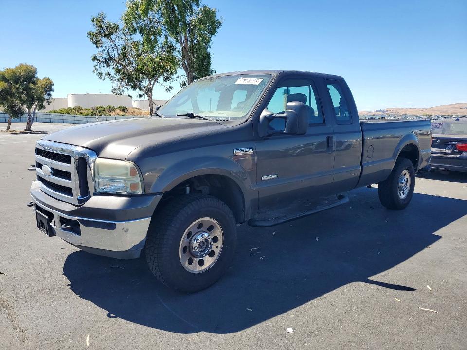 2005 Ford F-250 super duty VIN 1FTSX21P05EB21584 COPART salvage auction — MECHANICAL, Ca - Dis/Dlr/Exp Only Clean Title, sold $2,877 on 2026-07-28 (photo 1)