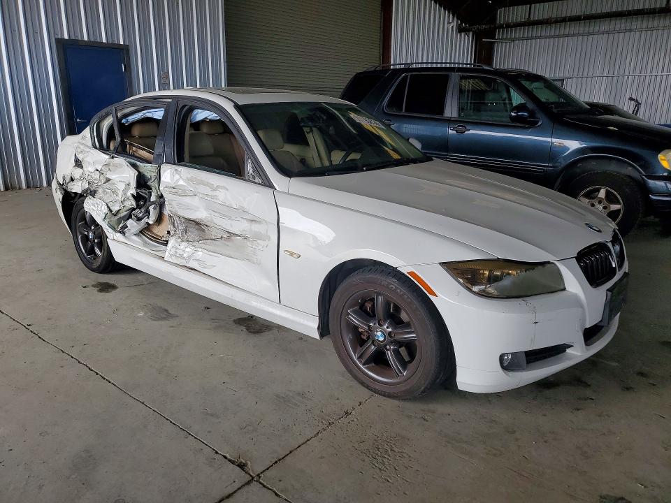 2011 BMW 3er VIN WBAPH7G52BNM55288 COPART salvage auction — SIDE, Ca - Salvage Certificate, sold $150 on 2026-07-16 (photo 4)