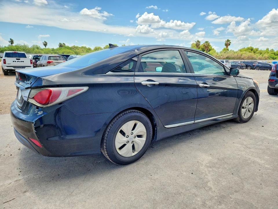 2014 Hyundai Sonata VIN KMHEC4A45EA115132 COPART salvage auction — MINOR DENT/SCRATCHES, Tx - Certificate Of Title, sold $325 on 2026-07-29 (photo 3)