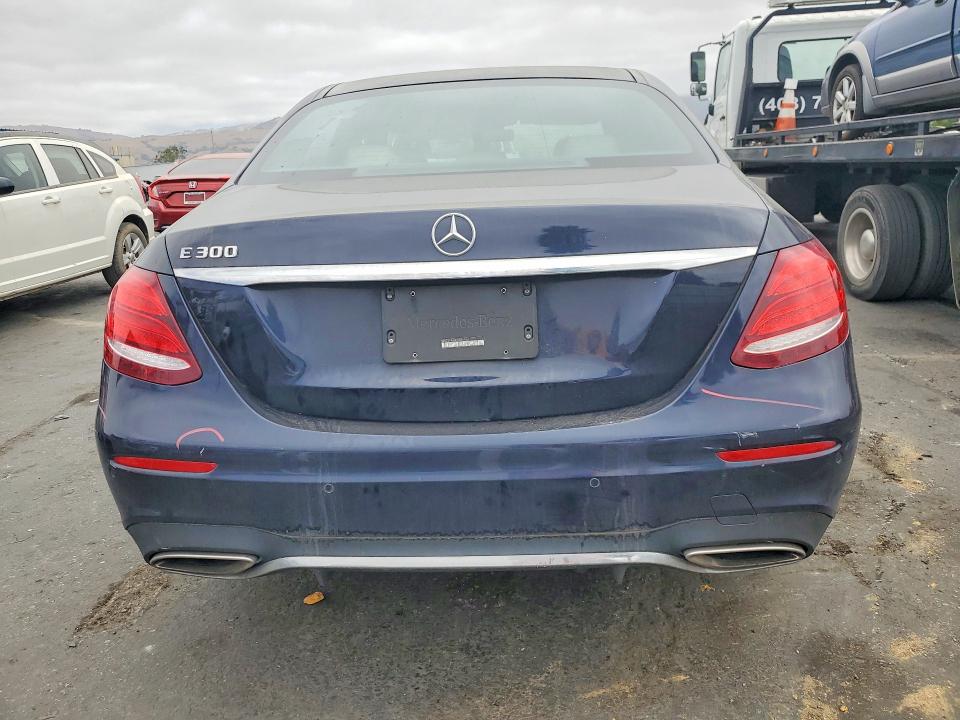 2018 Mercedes-benz E-klasse VIN WDDZF4JB9JA456769 COPART salvage auction — SIDE, Salvage Title, sold $7,000 on 2026-08-18 (photo 6)