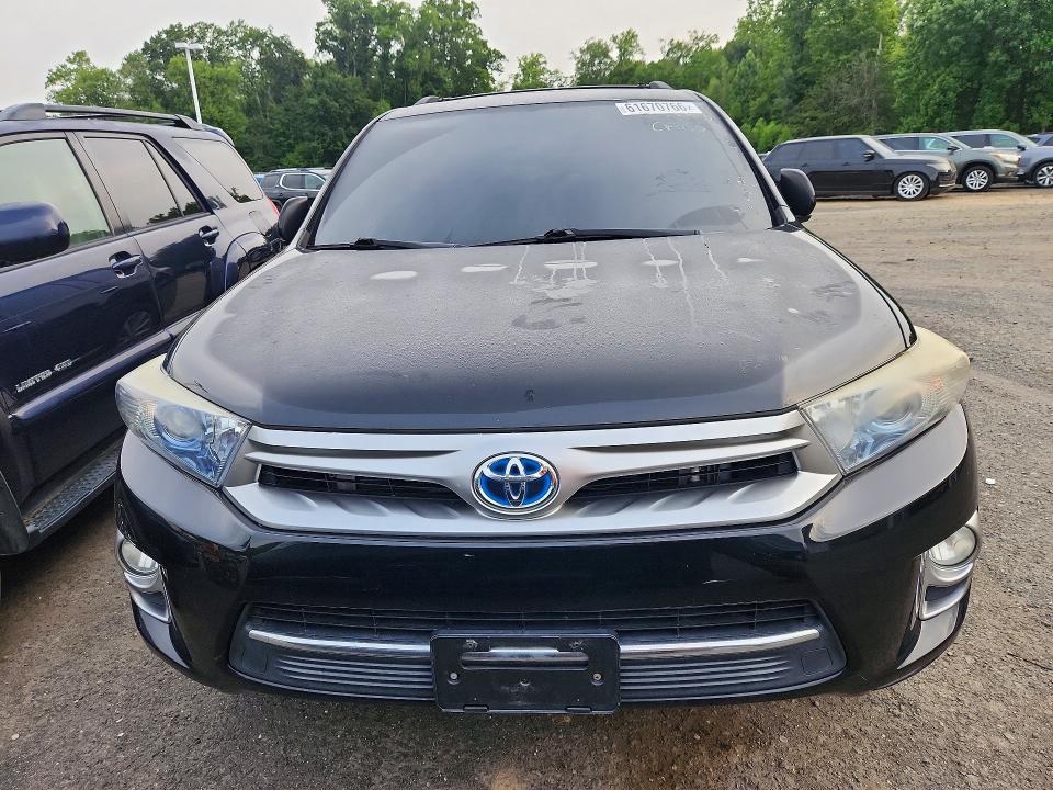 2013 Toyota Highlander VIN JTEDC3EH5D2014247 COPART salvage auction — MINOR DENT/SCRATCHES, Ct - Certificate Of Title, sold $3,850 on 2026-07-31 (photo 5)