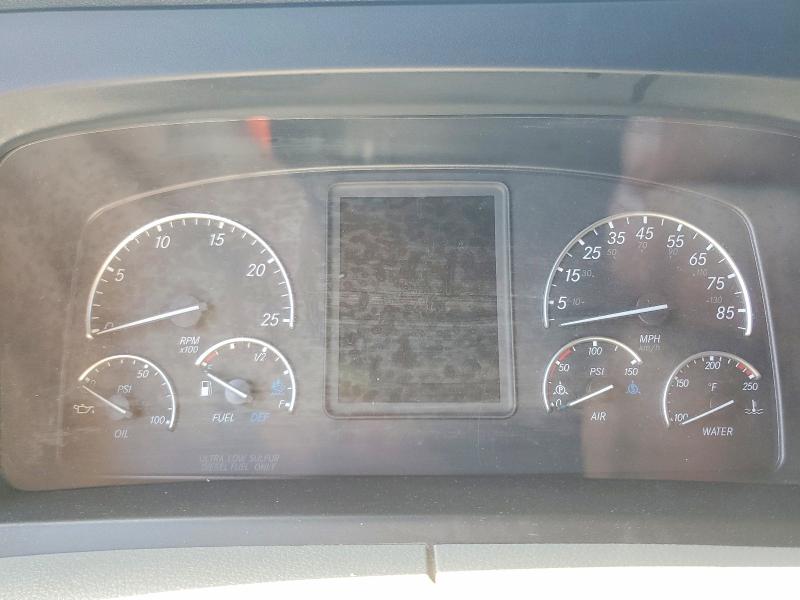 2018 Freightliner Cascadia 126 VIN 3AKJHHDRXJSJY3618 COPART salvage auction — SIDE, MI - SCRAP CERTIFICATE OF TITLE, sold $8,700 on 2026-09-17 (photo 9)