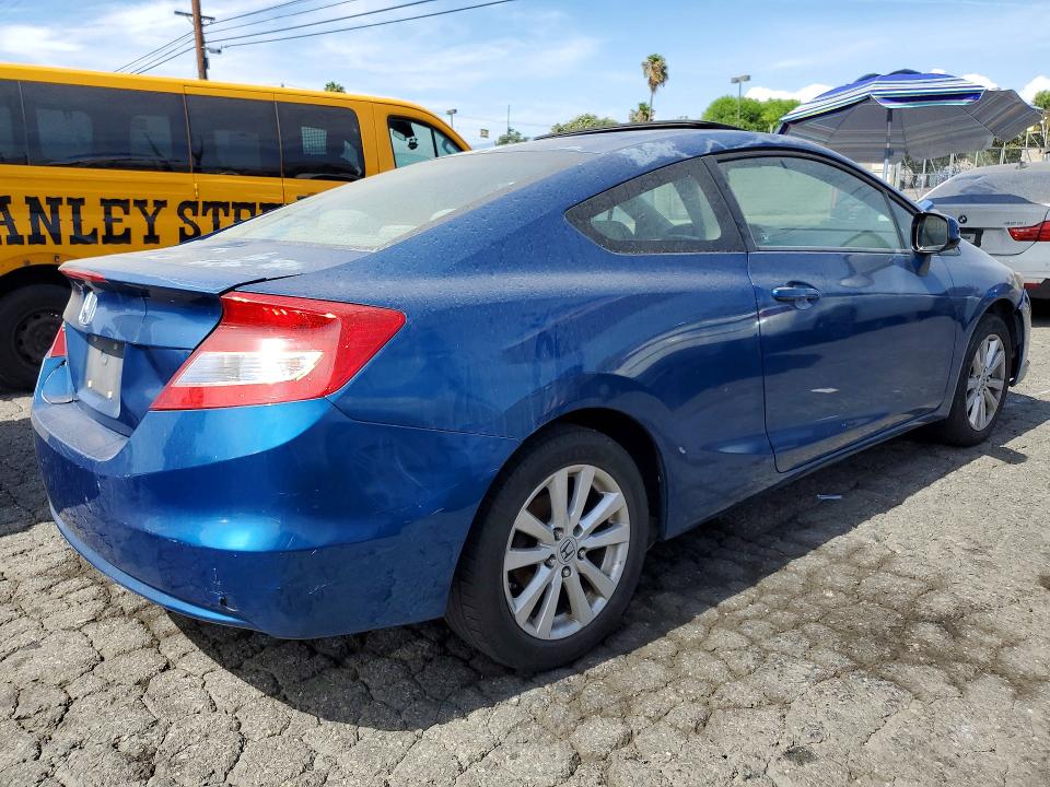2012 Honda Civic VIN 2HGFG3B83CH554595 COPART salvage auction — MINOR DENT/SCRATCHES, Ca - Dis/Dlr/Exp Only Clean Title, sold $1,150 on 2026-08-01 (photo 3)