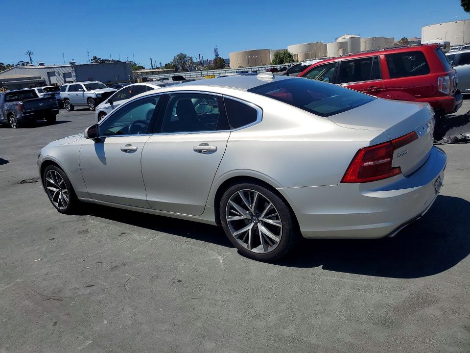 2017 Volvo S90 VIN YV1A22MK0H1016091 COPART salvage auction — MECHANICAL, Mt - Dis/Dlr/Exp Only Clean Title, sold $2,900 on 2026-09-02 (photo 2)