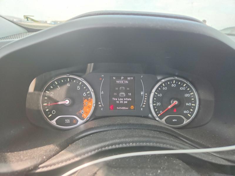 2015 Jeep Renegade VIN ZACCJBAT0FPB76422 COPART salvage auction — MINOR DENT/SCRATCHES, Ut - Certificate Of Title, sold $975 on 2026-07-31 (photo 9)