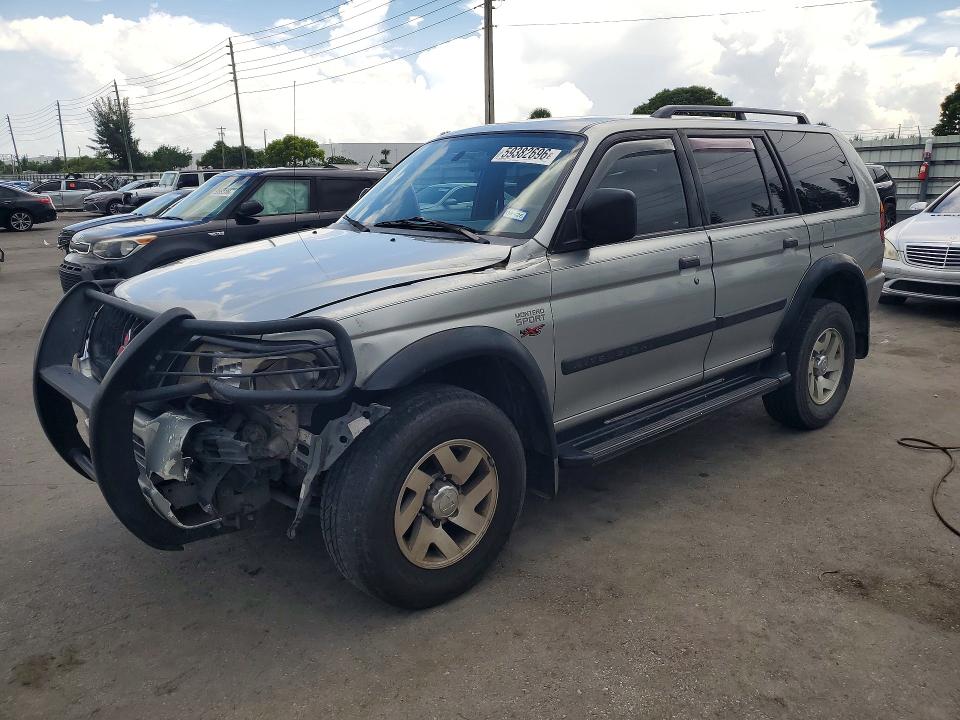 2001 Mitsubishi Montero VIN JA4LS31R71P054436 COPART salvage auction — FRONT END, FL - CERT OF TITLE SLVG REBUILDABLE, sold $500 on 2026-07-13 (photo 1)