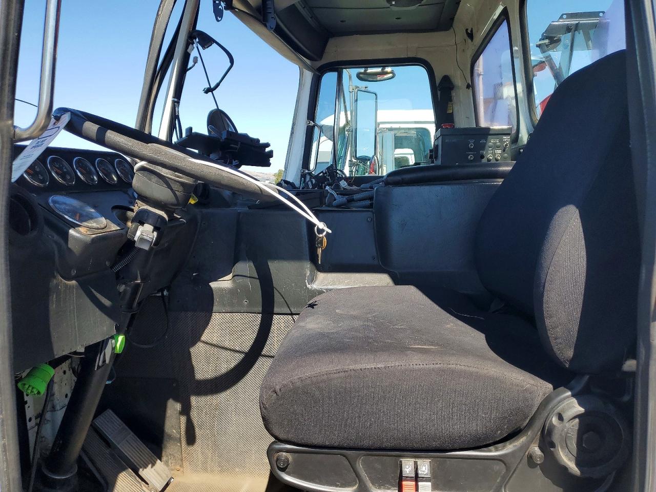 2008 Autocar llc Xpeditor VIN 5VCDC6JF48H205903 COPART salvage auction — Side, Ca - Clean Title Export Only, sold $10 on 2026-09-15 (photo 7)