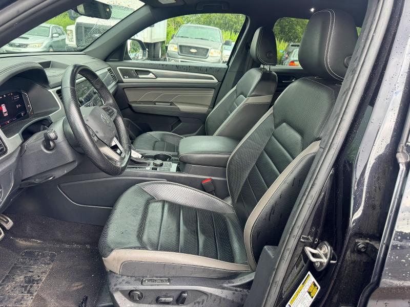 2023 Volkswagen Atlas VIN 1V2FE2CA1PC218130 COPART salvage auction — MINOR DENT/SCRATCHES, Ny - Certificate Of Title (P), sold $16,500 on 2026-08-27 (photo 8)
