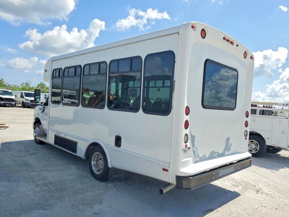 2021 Ford Econoline e350 VIN 1FDEE3FN2MDC10721 COPART salvage auction — MINOR DENT/SCRATCHES, Fl - Certificate Of Title, sold $11,400 on 2026-08-18 (photo 2)