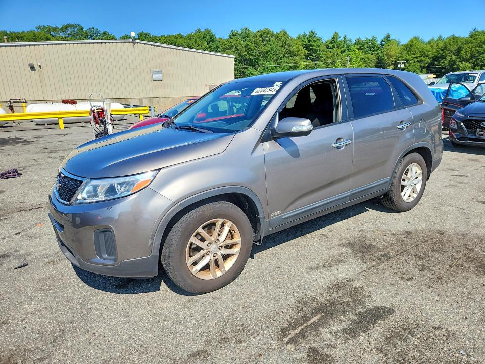 2015 Kia Sorento VIN 5XYKTCA67FG560315 COPART salvage auction — NORMAL WEAR, Ct - Certificate Of Title, sold $1,175 on 2026-08-02 (photo 1)